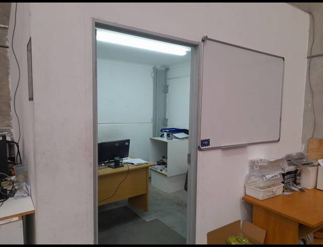 INDUSTRIAL PROPERTY TO RENT IN NORTH END